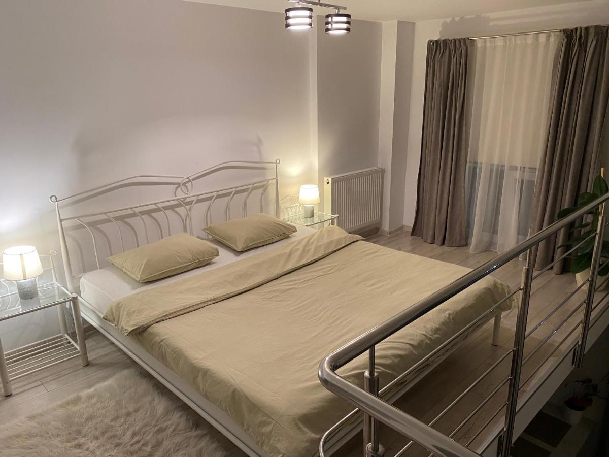 Apartament Ana Premium Apartment Орадеа Екстериор снимка